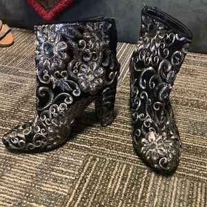 Fun sparkly booties.